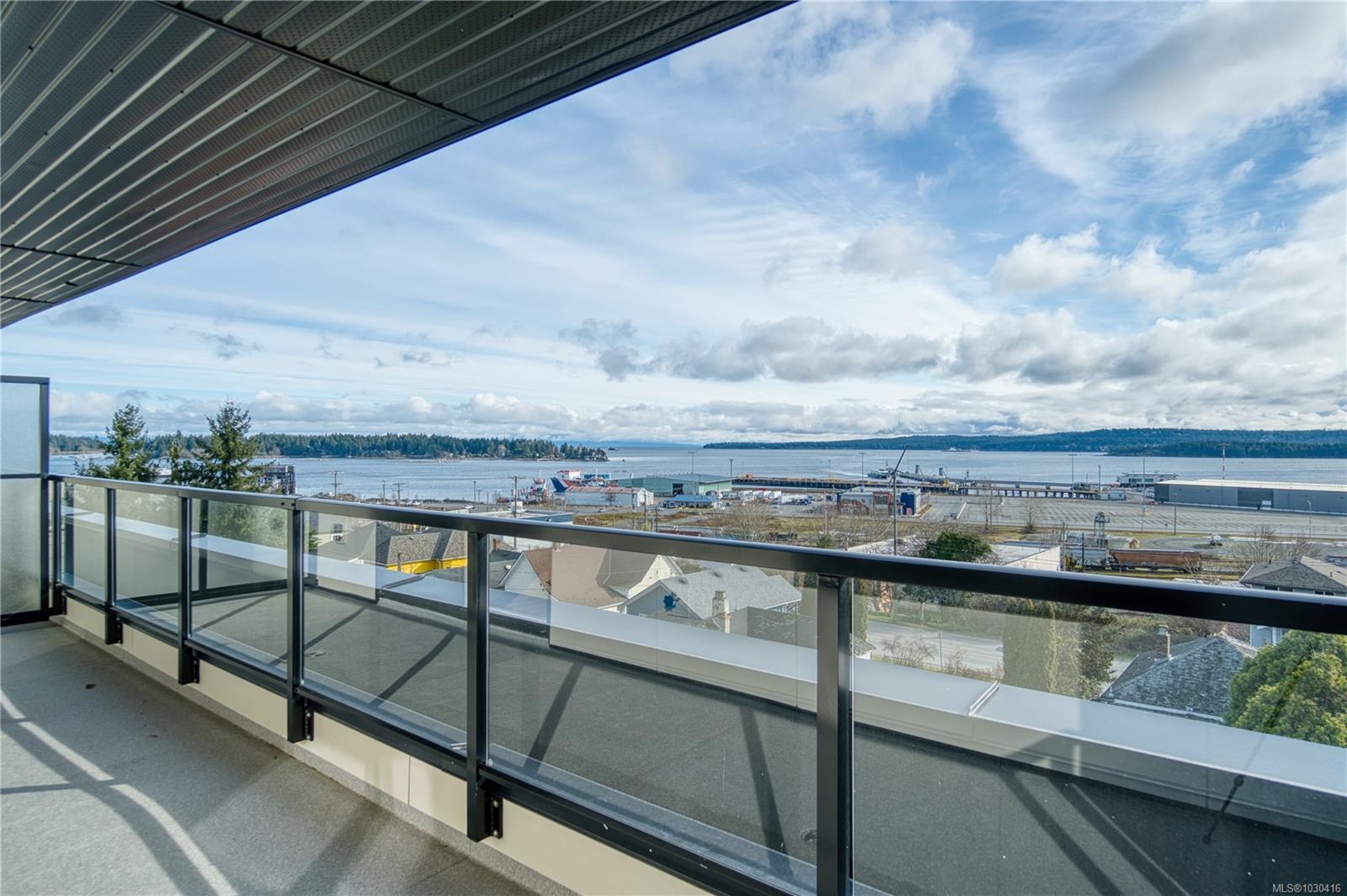 404-45 Haliburton Street, Nanaimo, BC, V9R 4V6