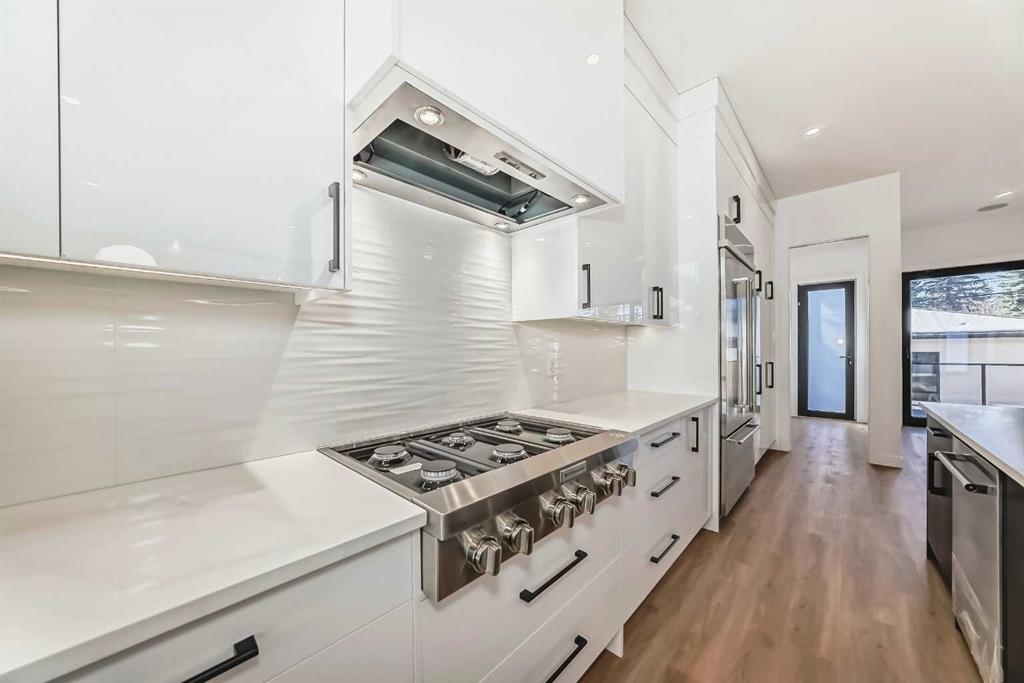 Additional image 4 of 2107 Victoria Crescent NW, Calgary, AB, T2M 4E3