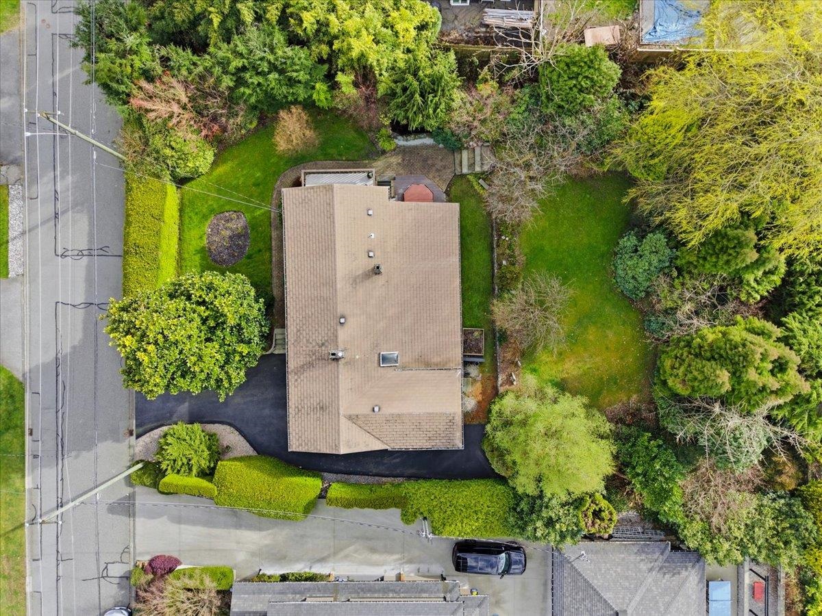 Additional image 3 of 809 Roslyn Boulevard, North Vancouver, BC, V7G 1P4