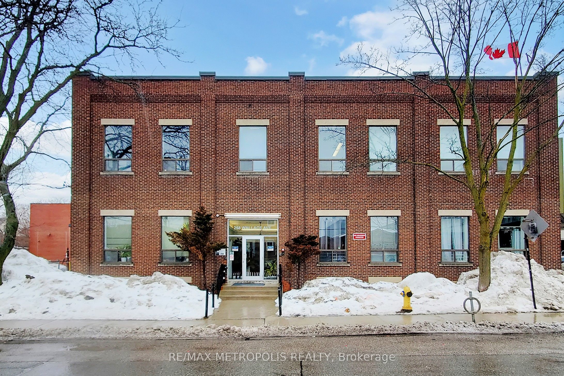 209-258 Wallace Avenue, Toronto, ON, M6P 3M9