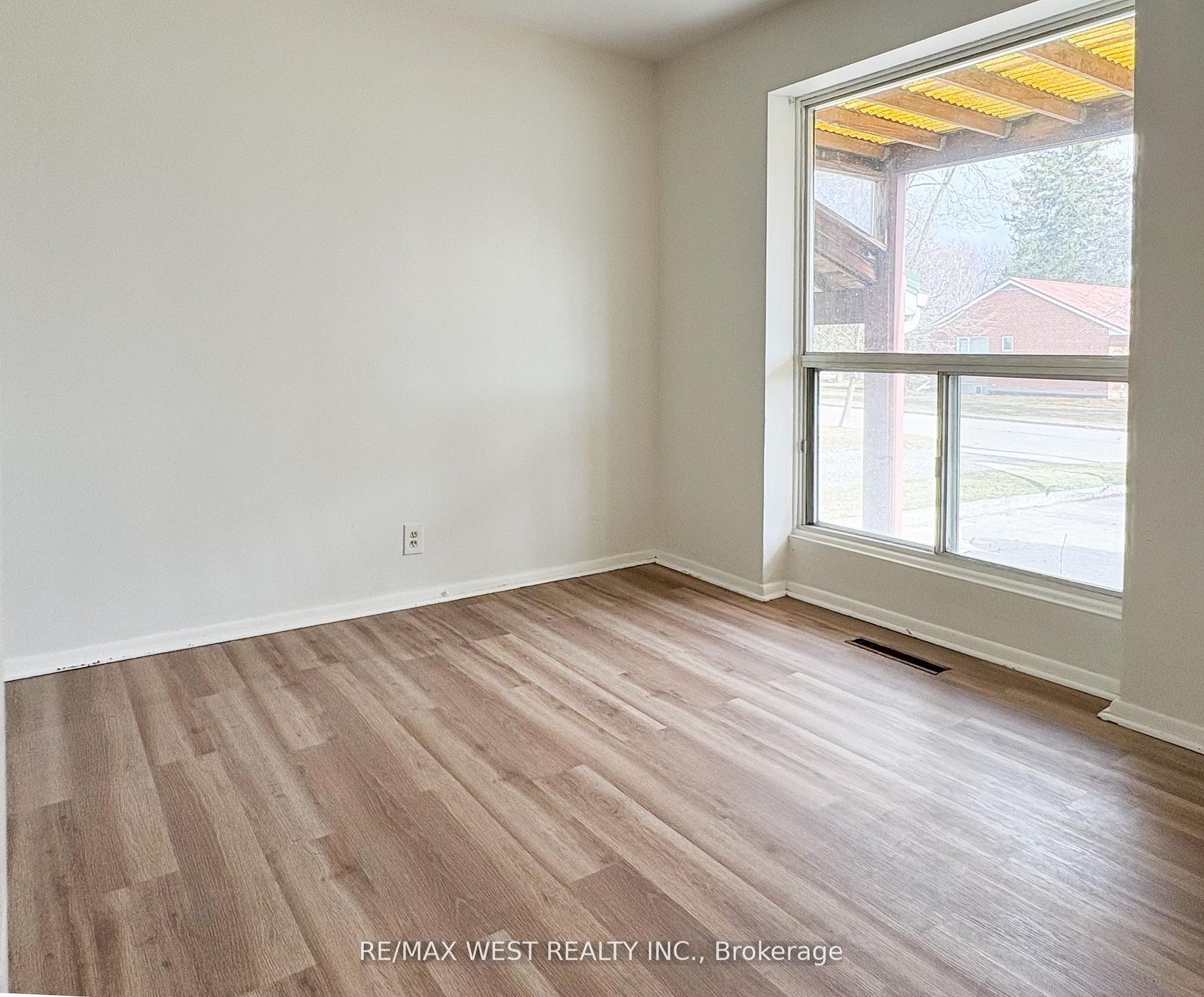 Additional image 4 of 32 Broadleaf Road, Toronto, ON, M3B 1C2