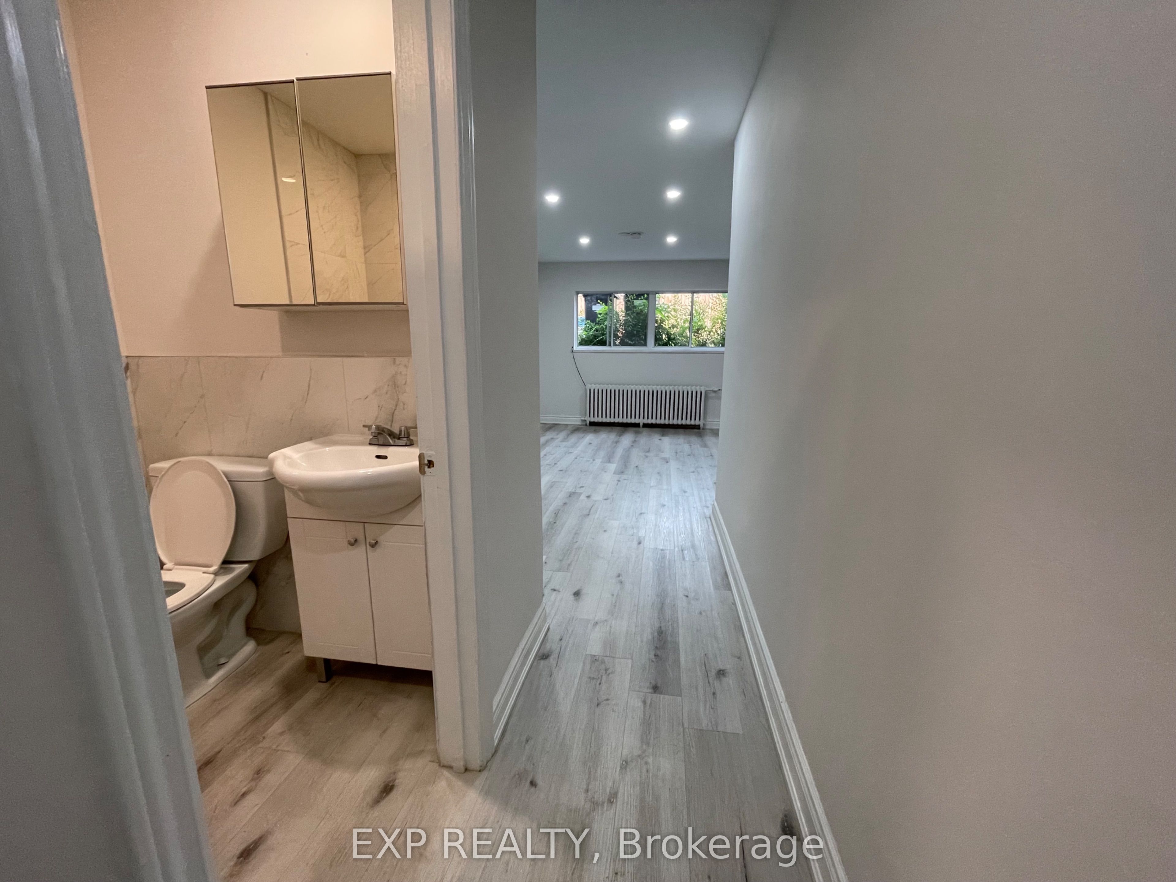 Additional image 4 of 1-259 Lakeshore Road E, Mississauga, ON, L5G 1G8