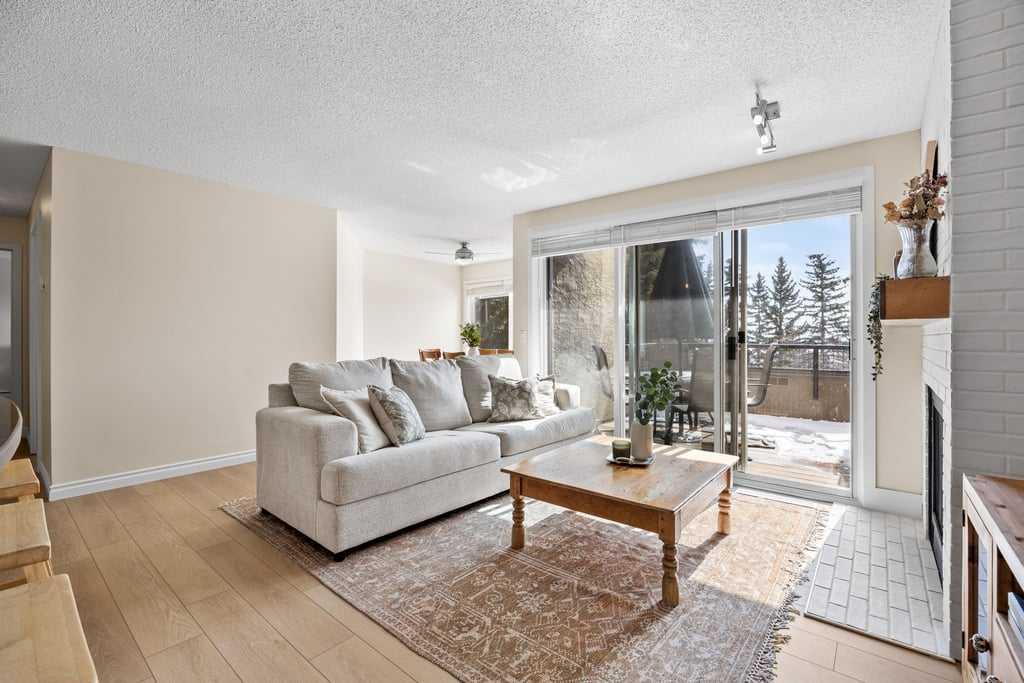 Additional image 3 of 4-101 Village Heights SW, Calgary, AB, T3H 2L2