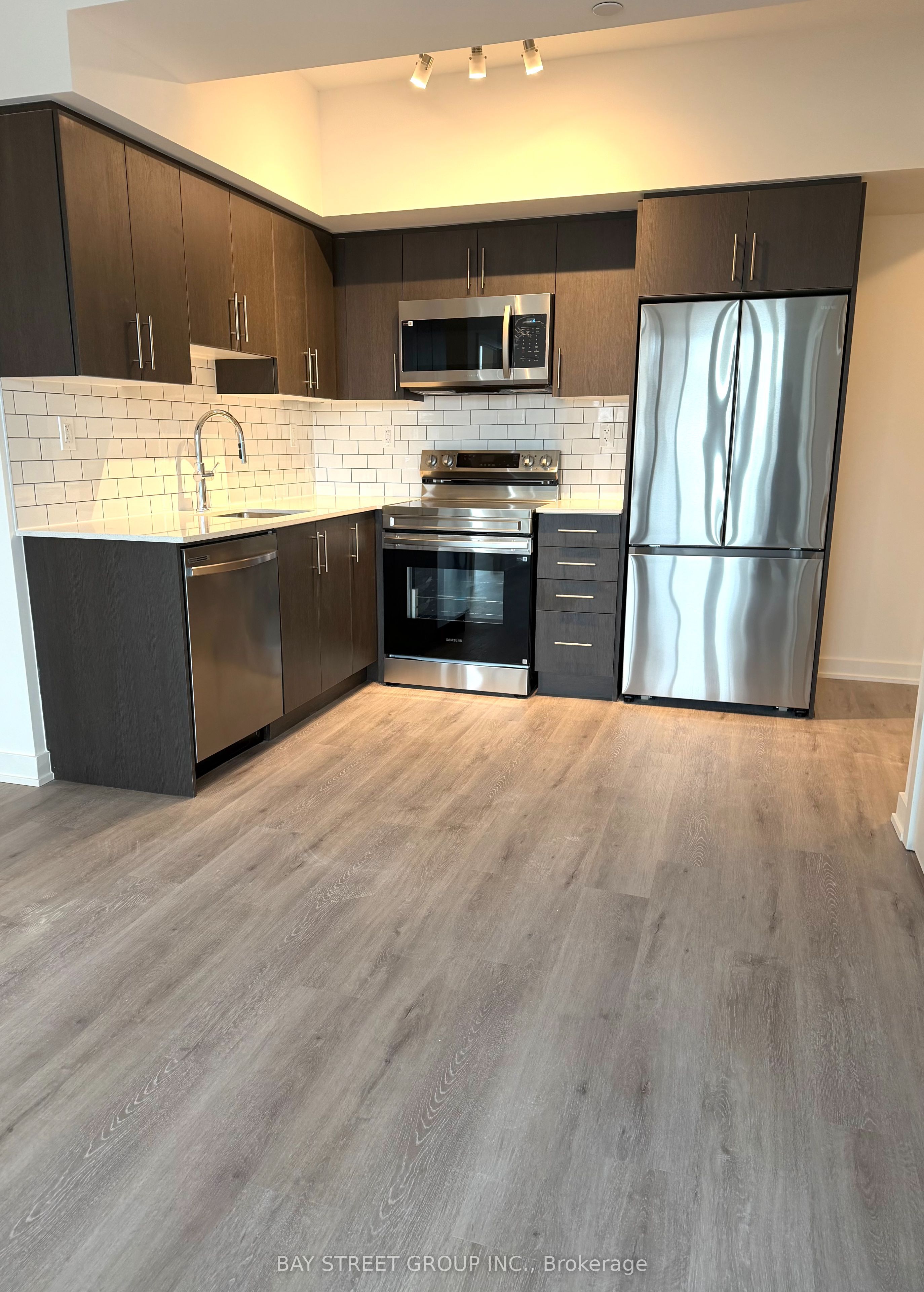 211-1010 Sandy Beach Road, Pickering, ON, L1W 3V9 photo 3