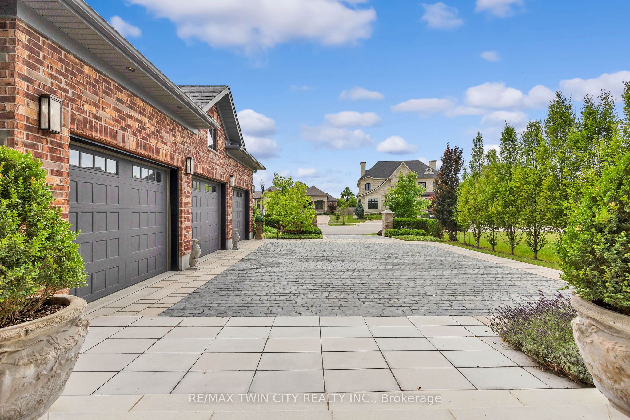 Additional image 2 of 585 Regal Place, Waterloo, ON, N2V 2G3