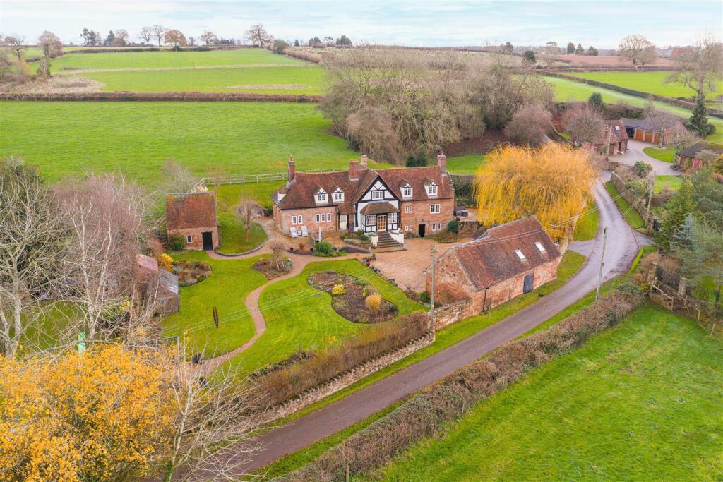 Botts Green, Over Whitacre - Grade II Listed
