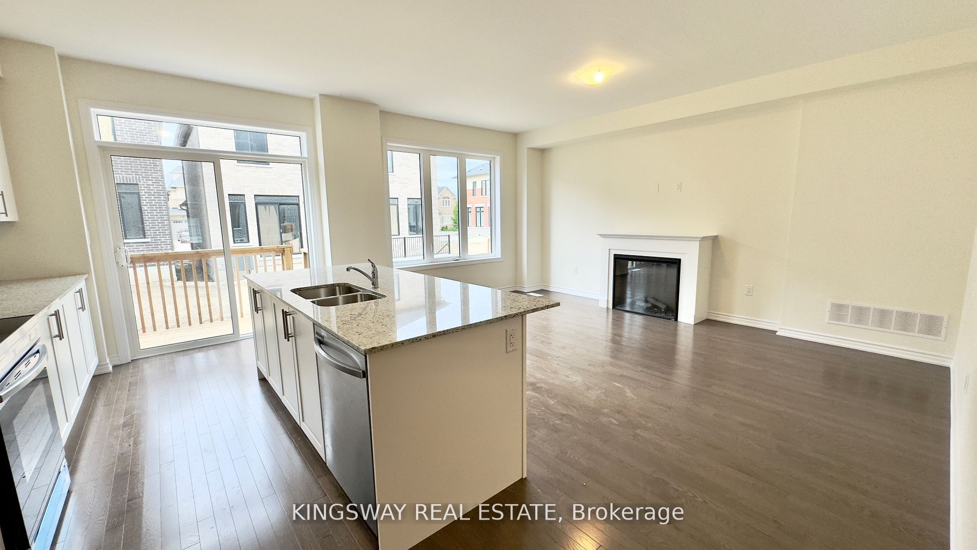 Additional image 5 of 16 Blick Crescent, Aurora, ON, L4G 4A7