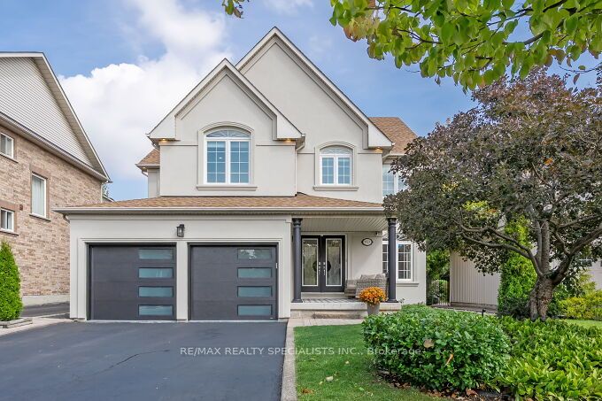 7123 White Pine Court, Mississauga, ON, L5W 1W6