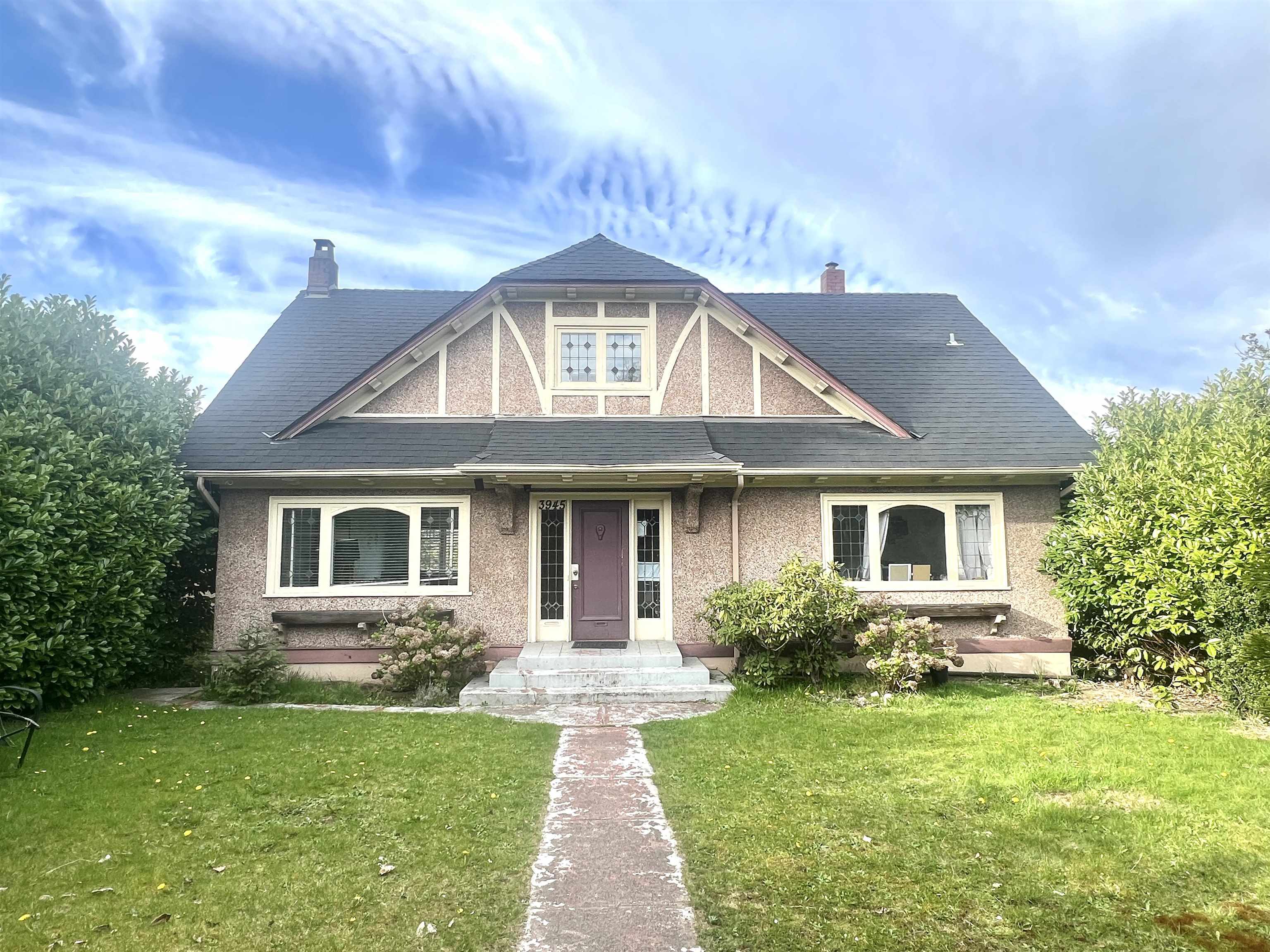 3945 10th Avenue W, Vancouver, BC, V6R 2G9