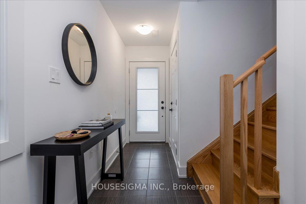 49 Hay Lane, Barrie, ON, L9J 0T6 photo 3