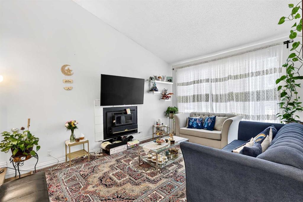Additional image 5 of 236 Mckerrell Way SE, Calgary, AB, T2Z 1N8