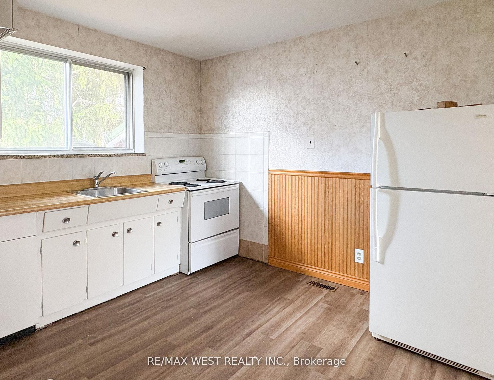 Additional image 6 of 32 Broadleaf Road, Toronto, ON, M3B 1C2