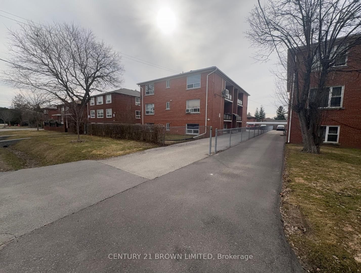 5-19 Dover Drive N, Toronto, ON, M8W 1V7