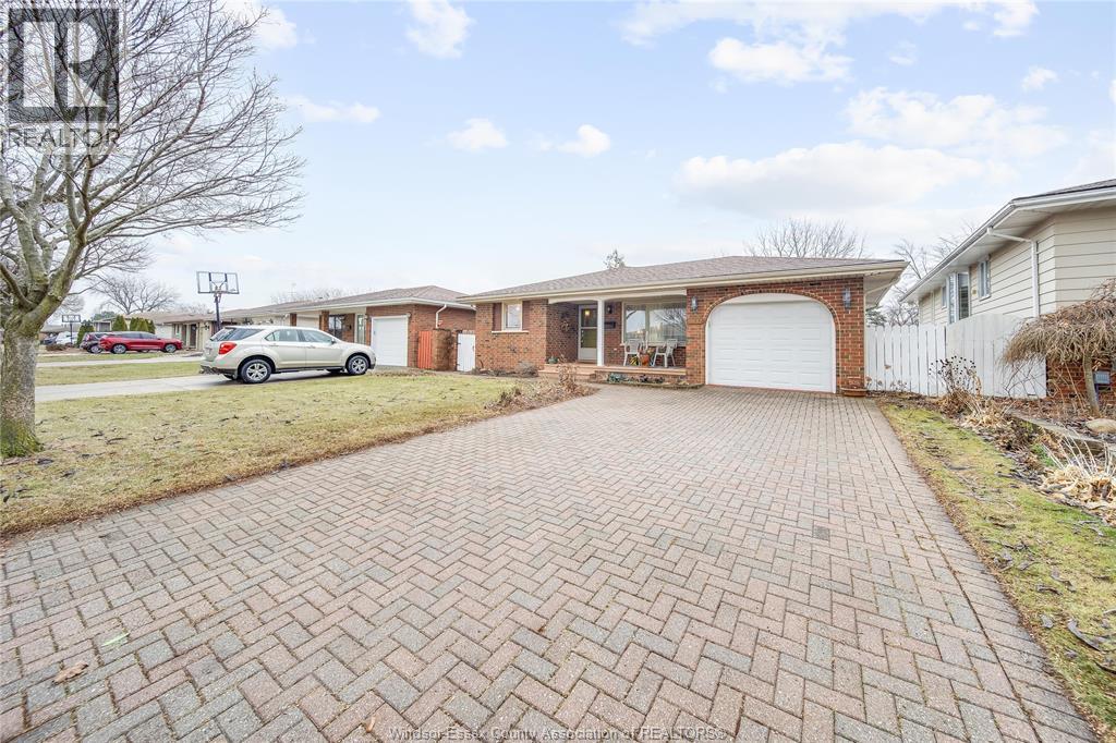 Additional image 2 of 10682 Keating Crescent, Windsor, ON, N8R1T5
