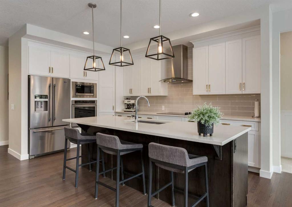 Additional image 4 of 60 Crestbrook View SW, Calgary, AB, T3L 6G7