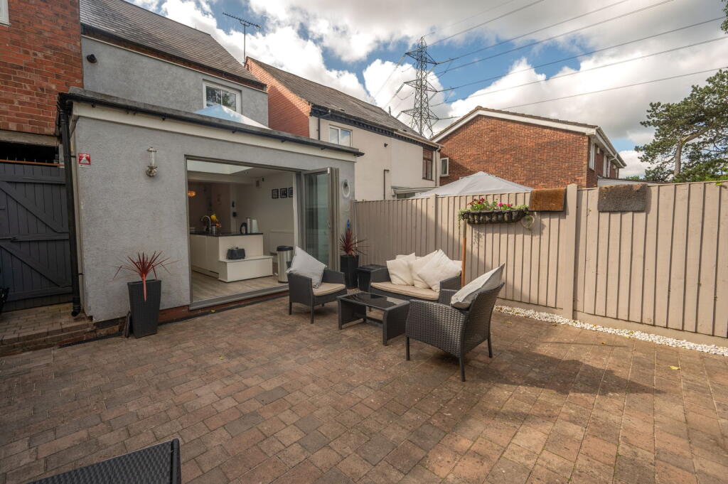 Additional image 16 of Extended home with stunning open-plan kitchen & garden room – Bissell St, Quinton, Birmingham B32 1AH