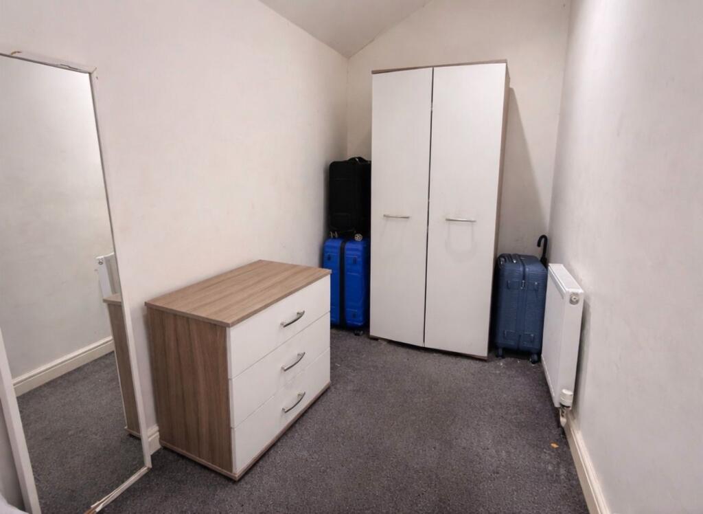 Additional image 3 of Room 5