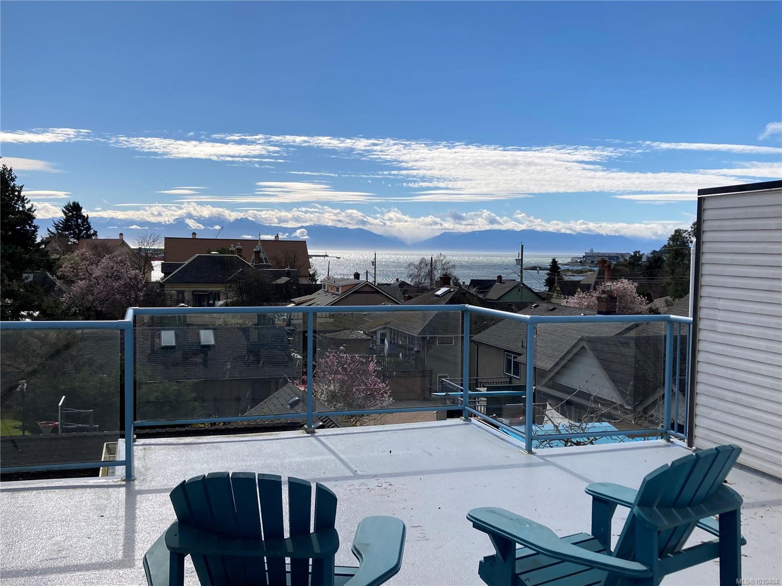 11-333 Robert Street, Victoria, BC, V9A 3L3
