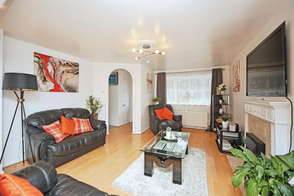 Stableford Close, Harborne, Birmingham photo 4