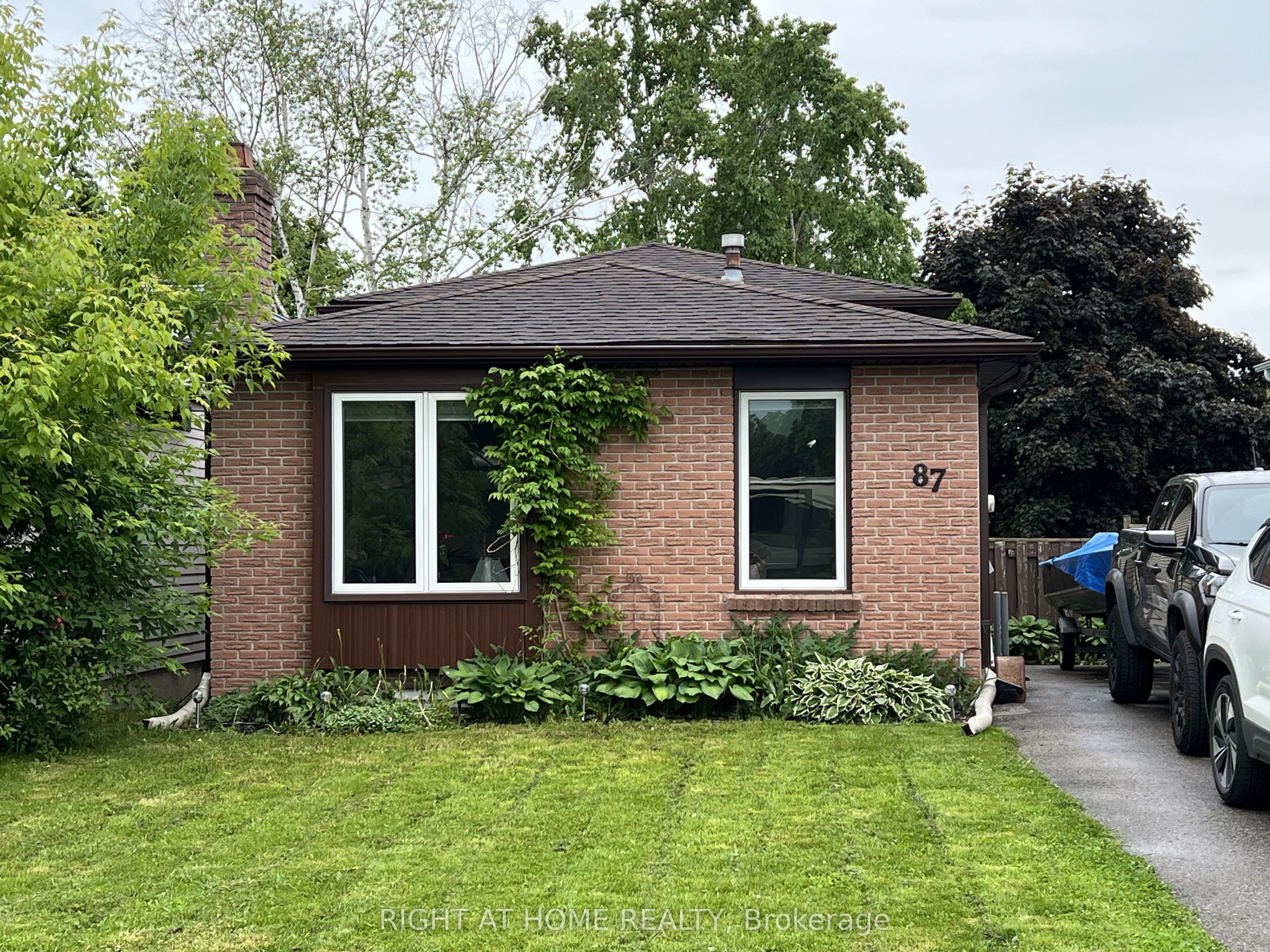 Walkout Base-87 Barrett Crescent, Barrie, ON, L4N 5A4