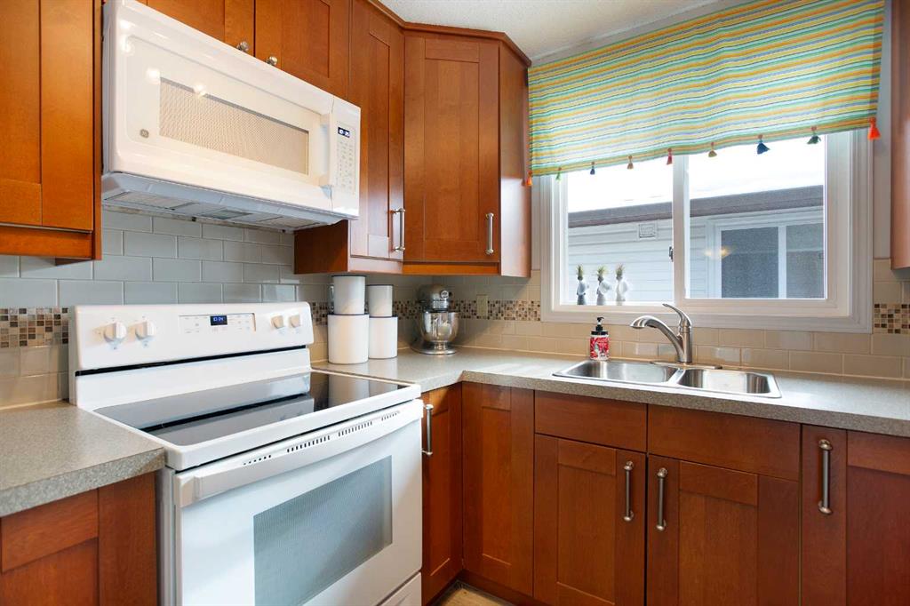 Additional image 5 of 1133 Berkley Drive NW, Calgary, AB, T2Z 4K3