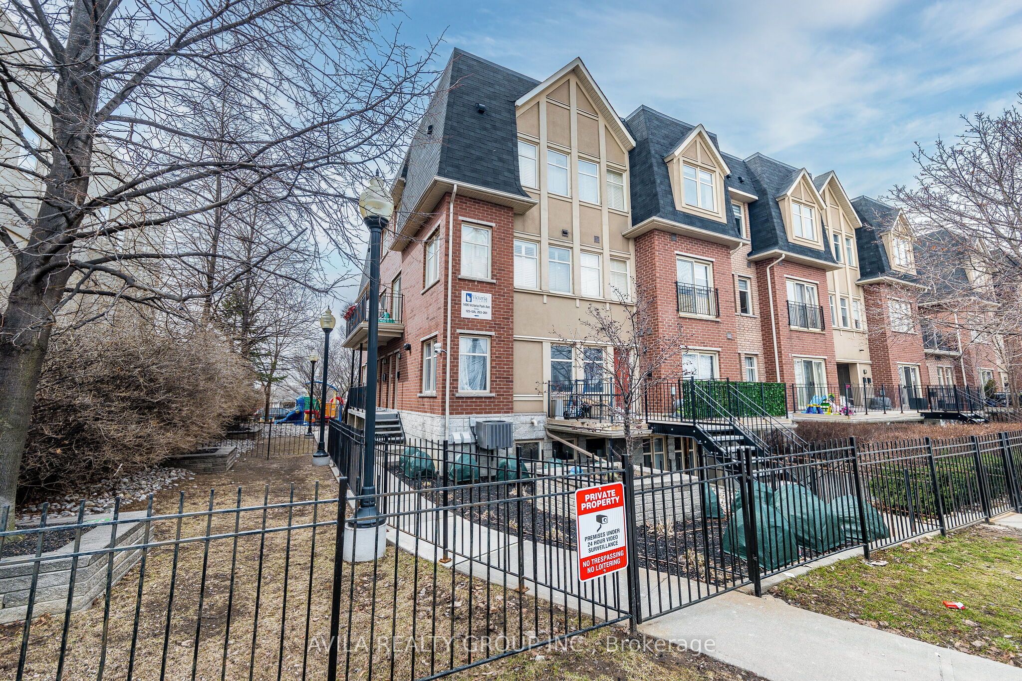 254-1496 Victoria Park Avenue, Toronto, ON, M4A 2M6
