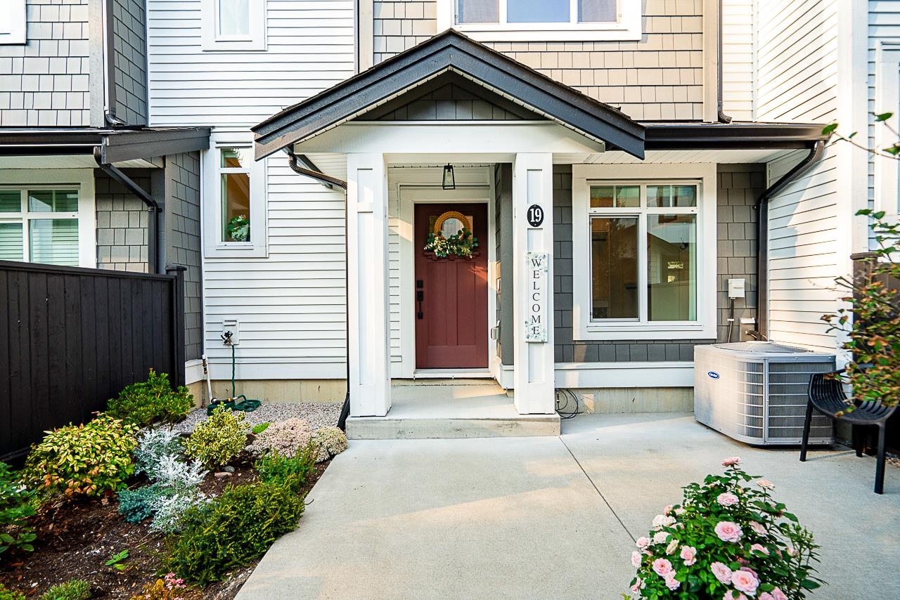 19-6897 201 Street, Langley, BC, V2Y 0Z3