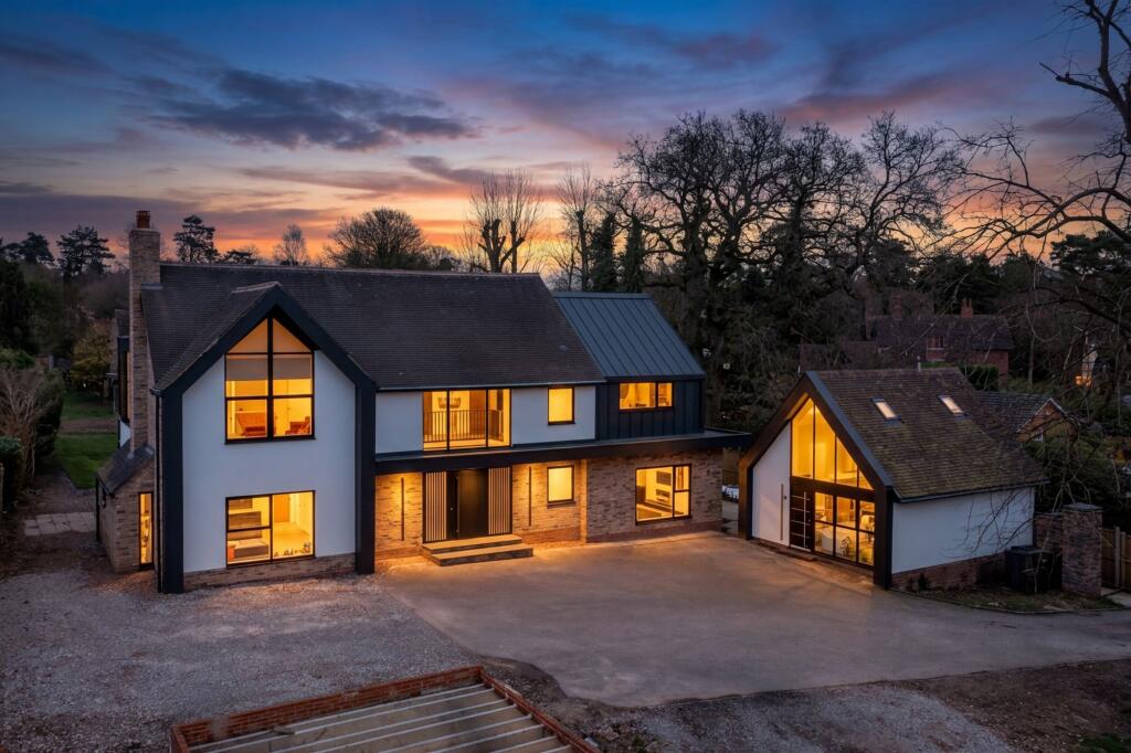 Cherry Hill Road, Barnt Green, B45