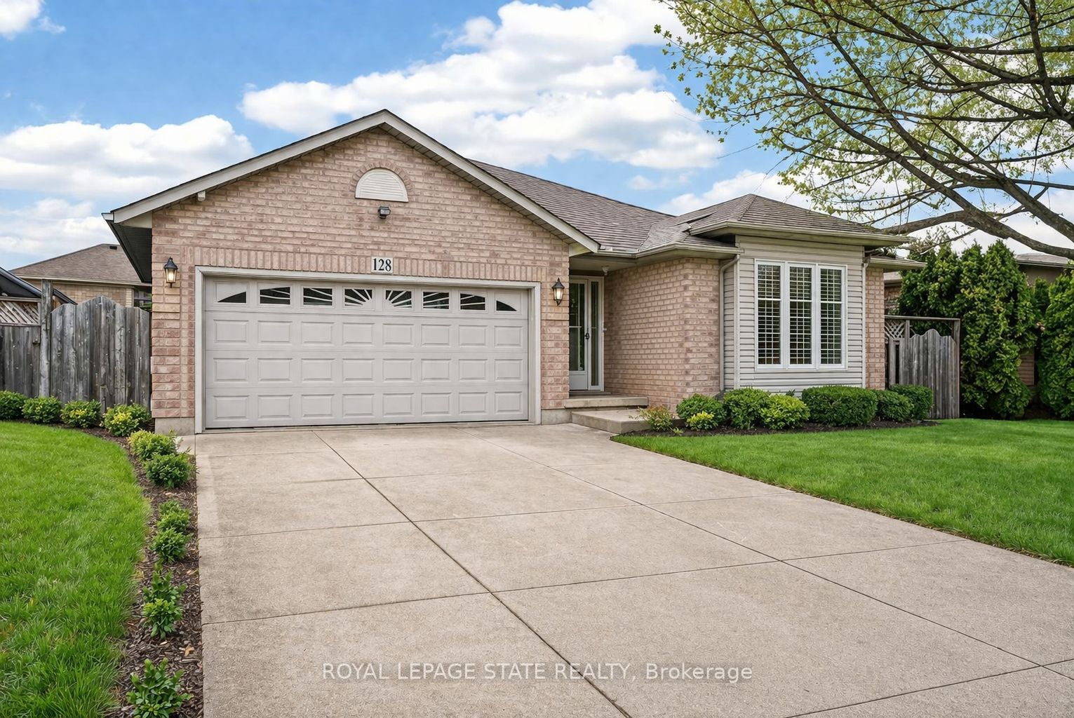 128 Nugent Drive, Hamilton, ON, L8H 2M8