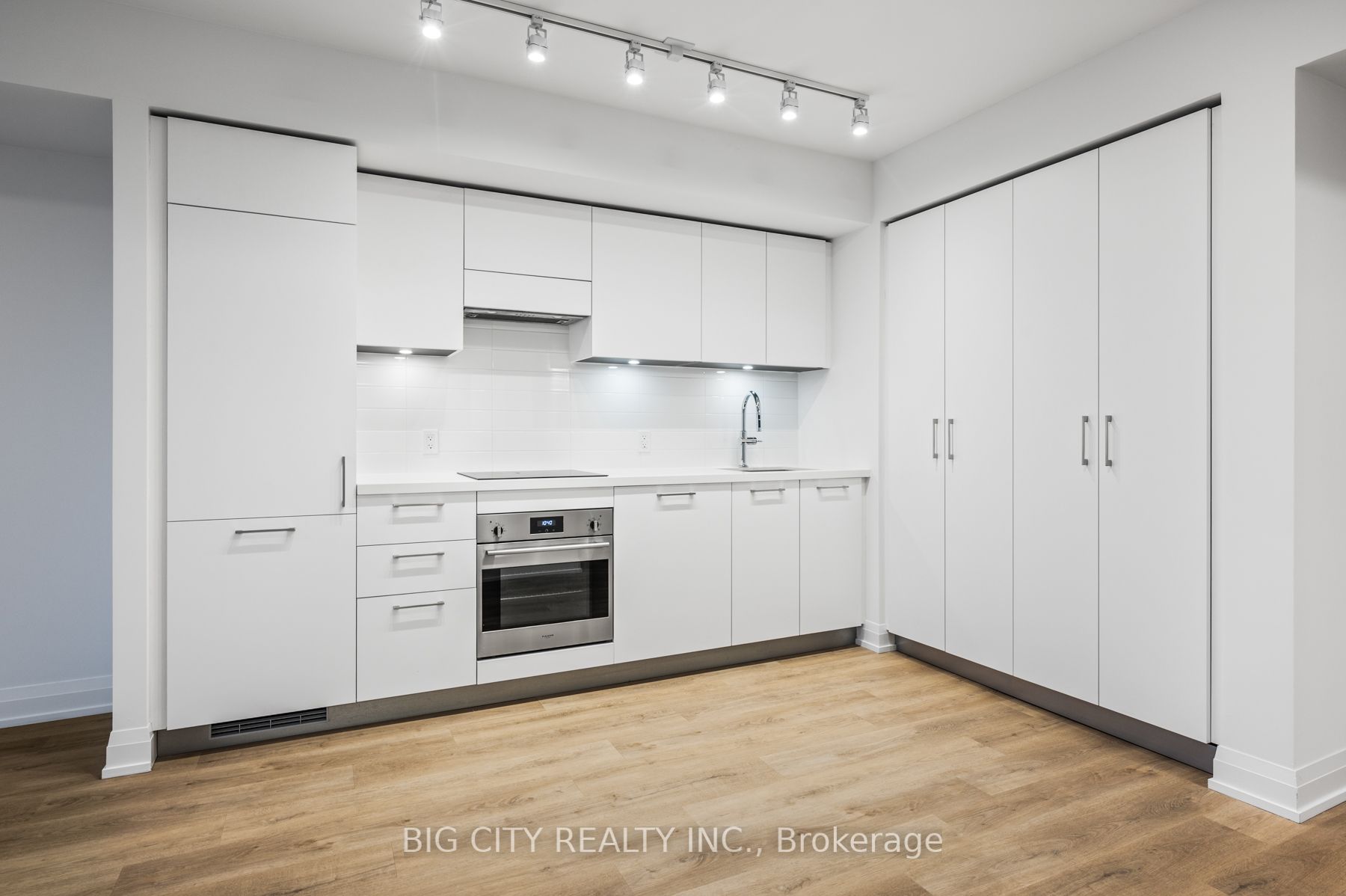 Additional image 4 of 1310-36 Brentcliffe Road, Toronto, ON, M4G 0E1