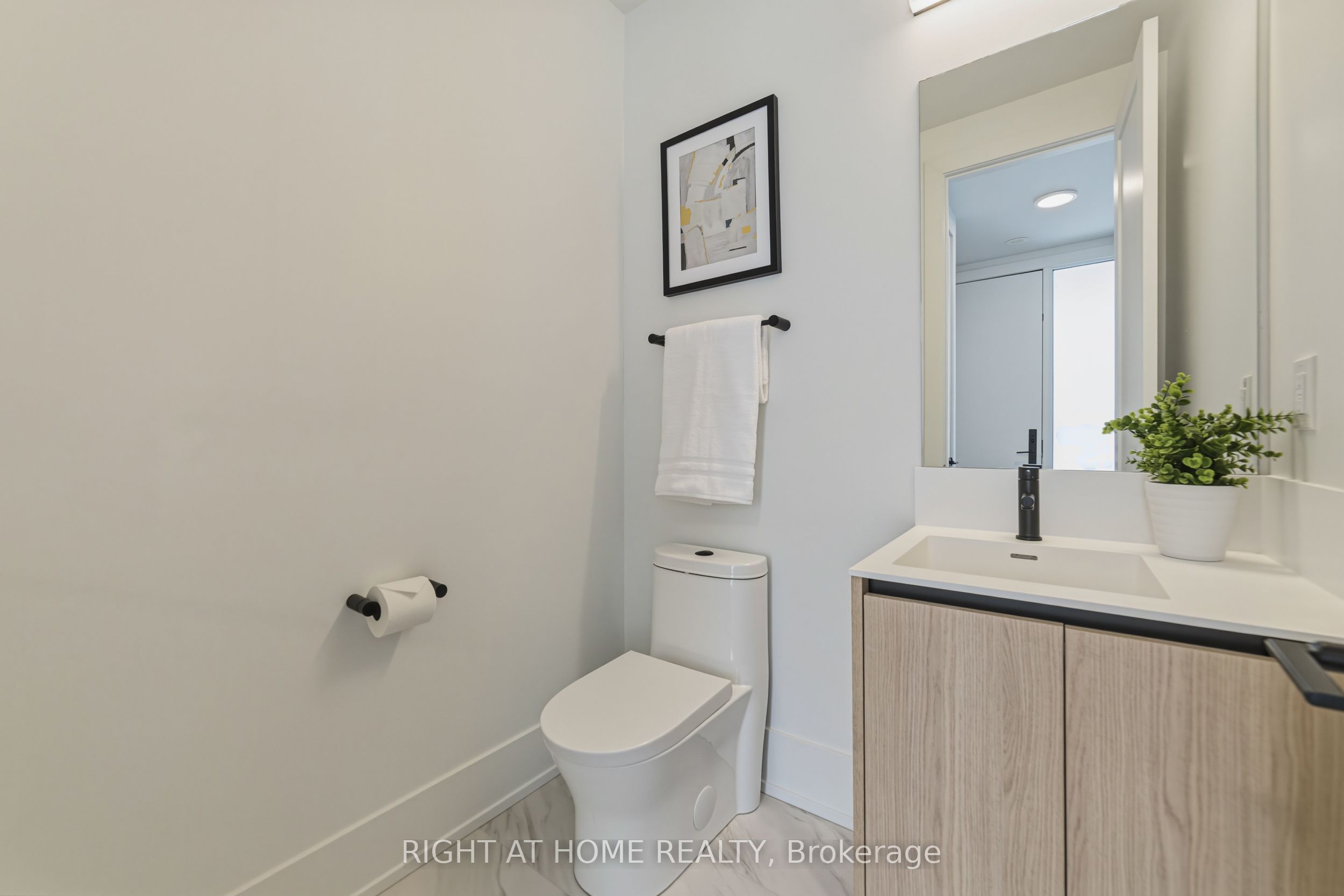 Additional image 6 of 2-10 Lou Parsons Way, Mississauga, ON, L5H 0B2