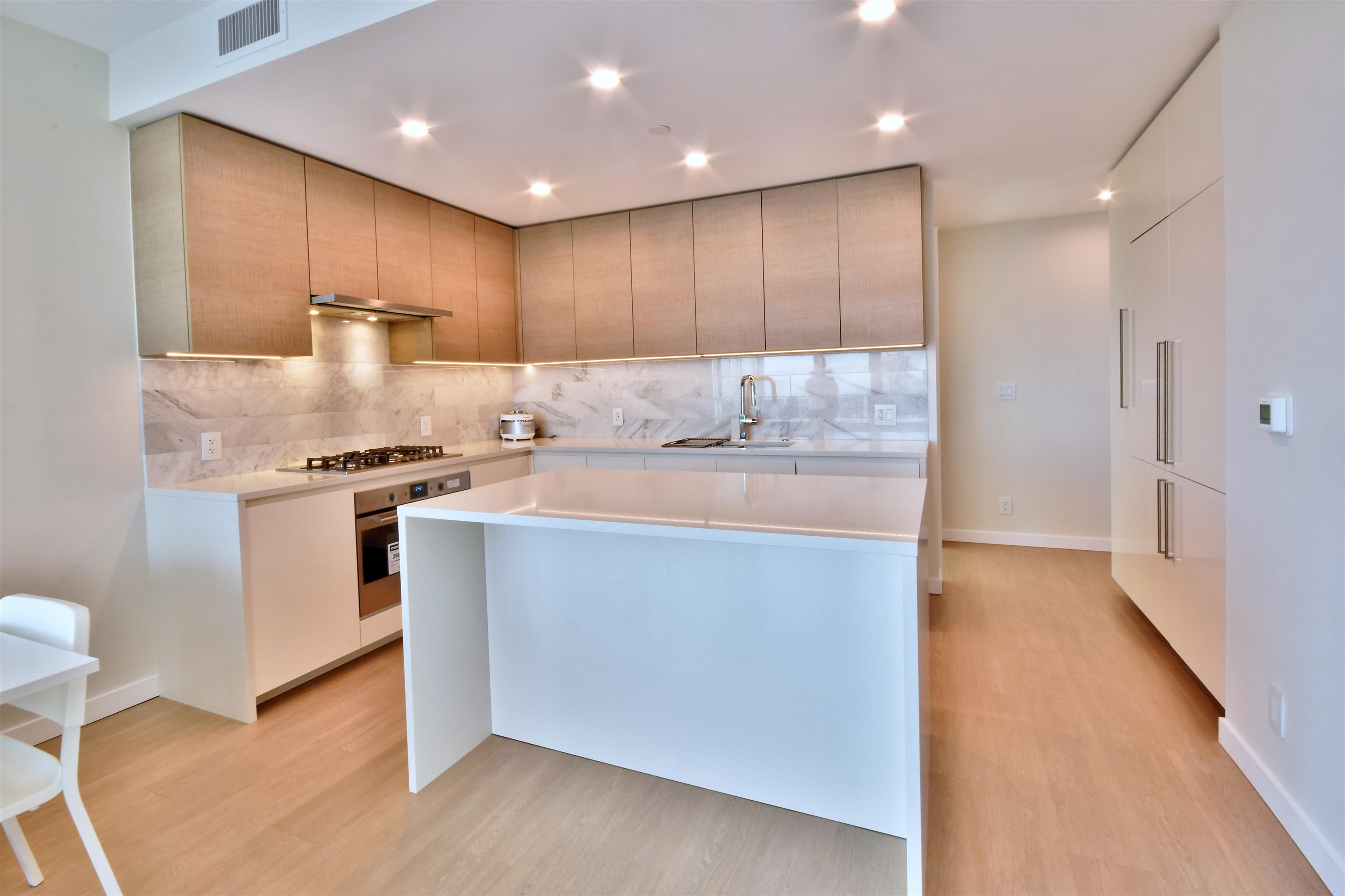 Additional image 4 of 4504-2108 Gilmore Avenue, Burnaby, BC, V5C 0N8