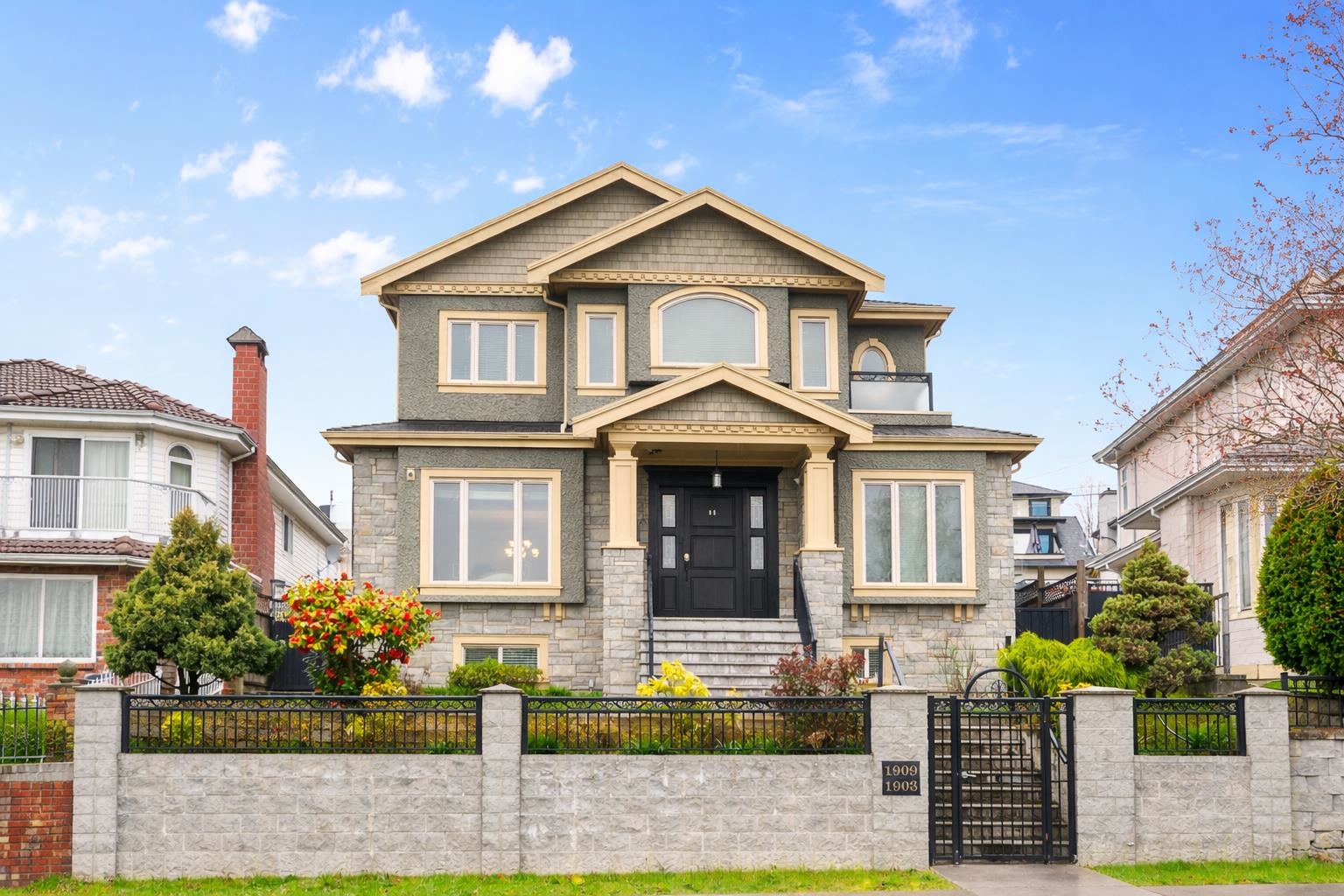 1909 64th Avenue E, Vancouver, BC, V5P 2M9