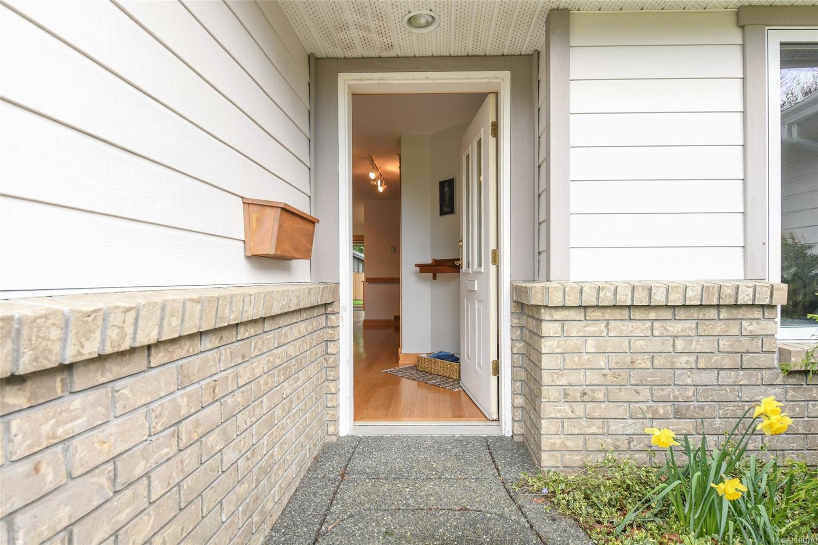 555 Haida Street, Comox, BC, V9M 4A7 photo 3