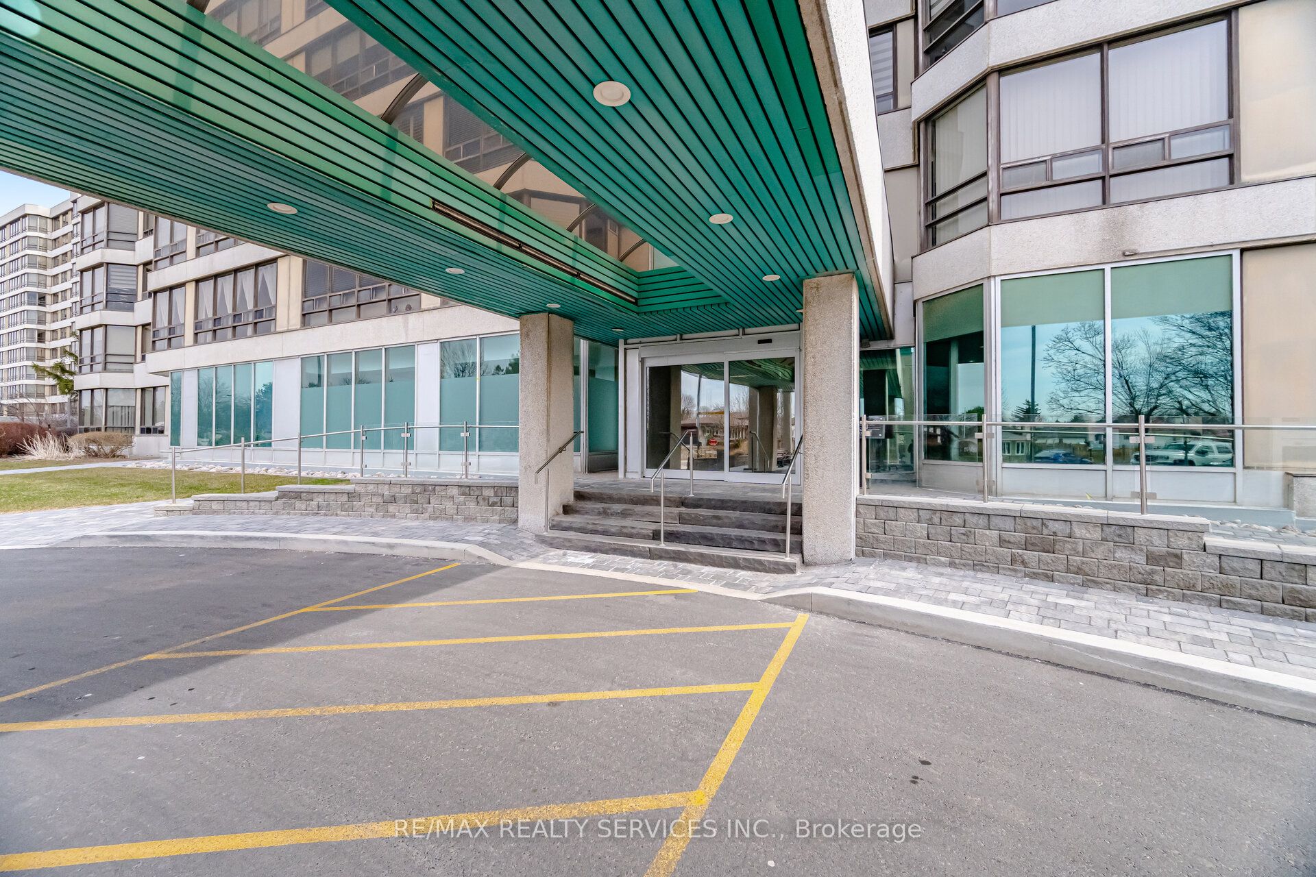 Additional image 4 of 711-330 Mill Street S, Brampton, ON, L6Y 3V3