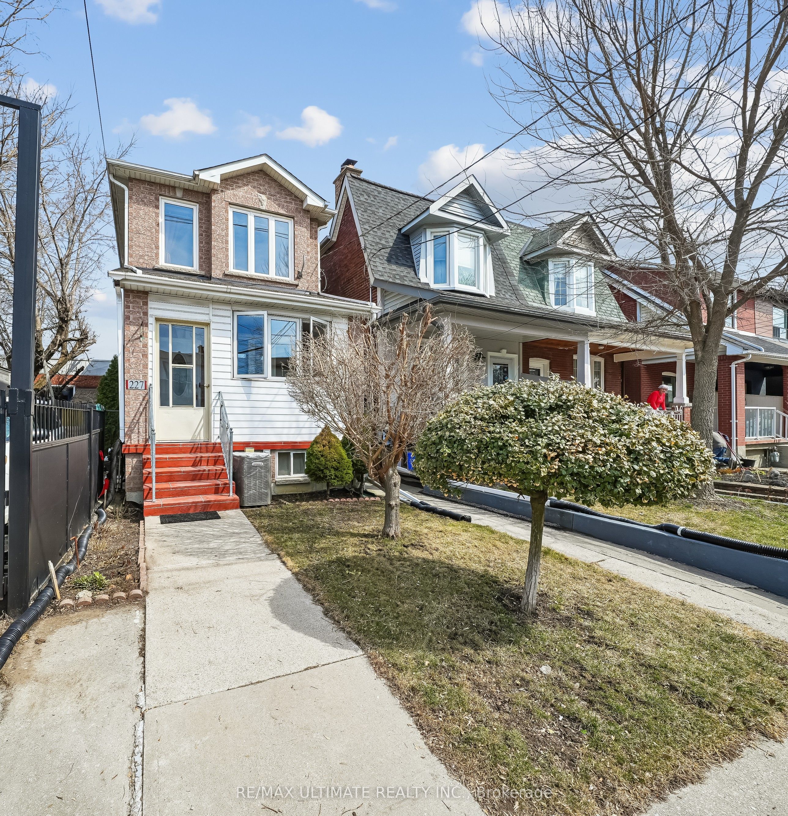 227 Earlscourt Avenue, Toronto, ON, M6E 4B4