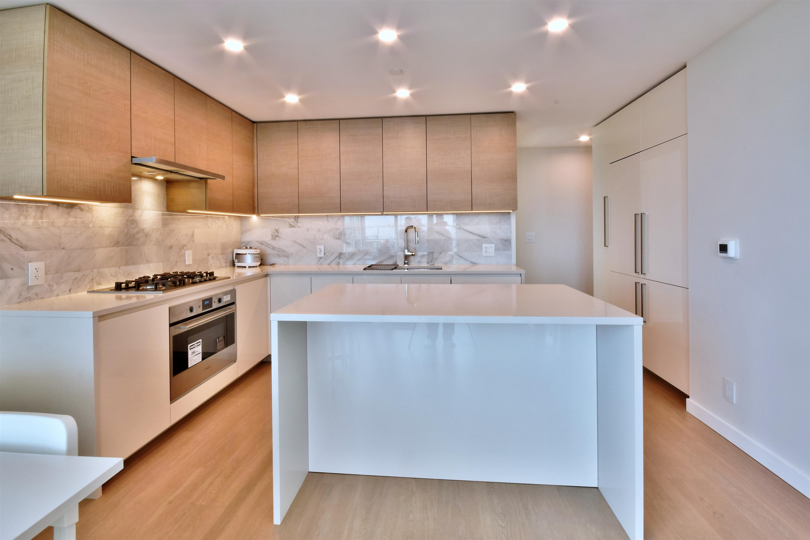 Additional image 3 of 4504-2108 Gilmore Avenue, Burnaby, BC, V5C 0N8