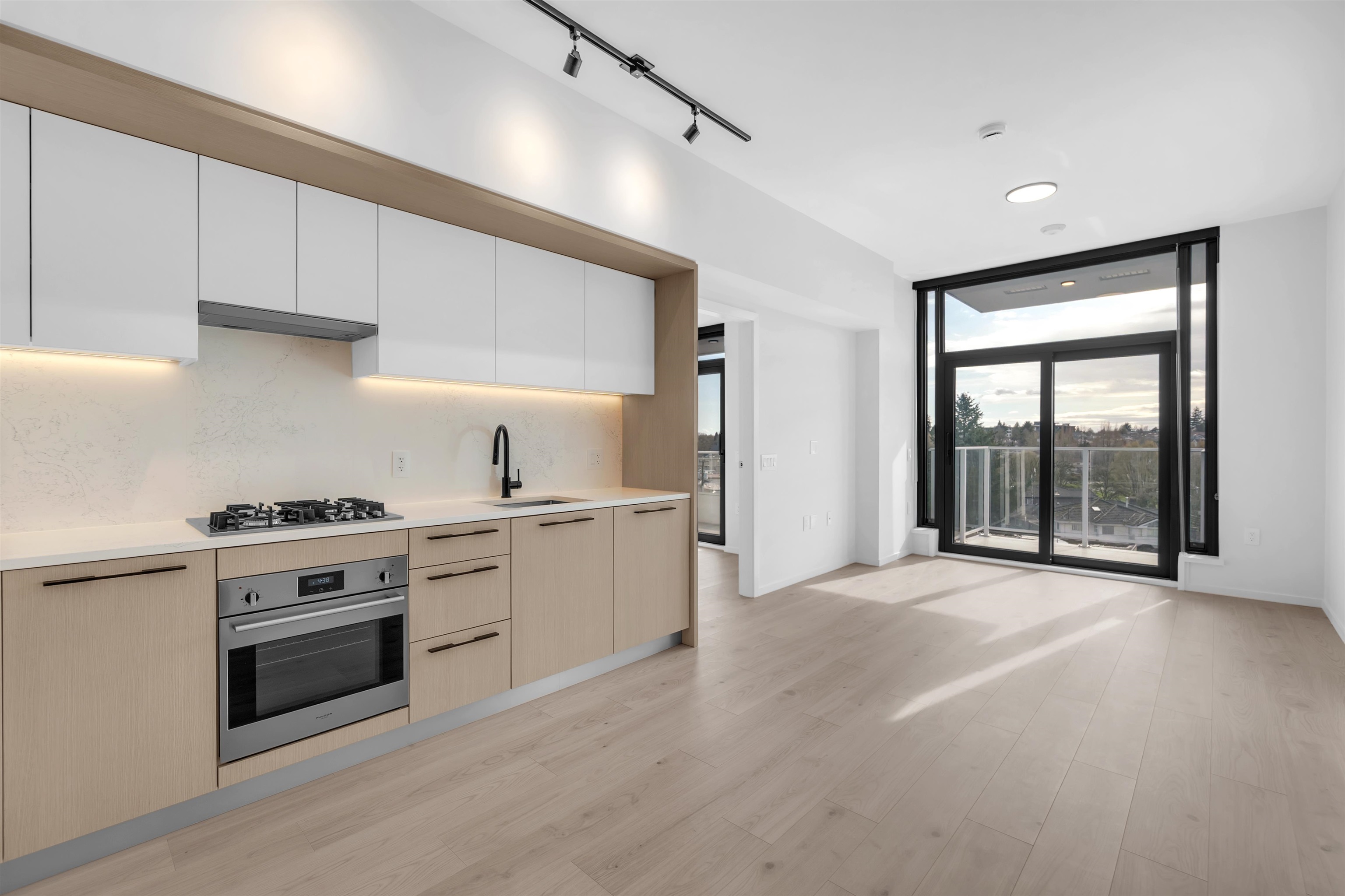 513-2729 Kingsway , Vancouver, BC, V5R 0M6