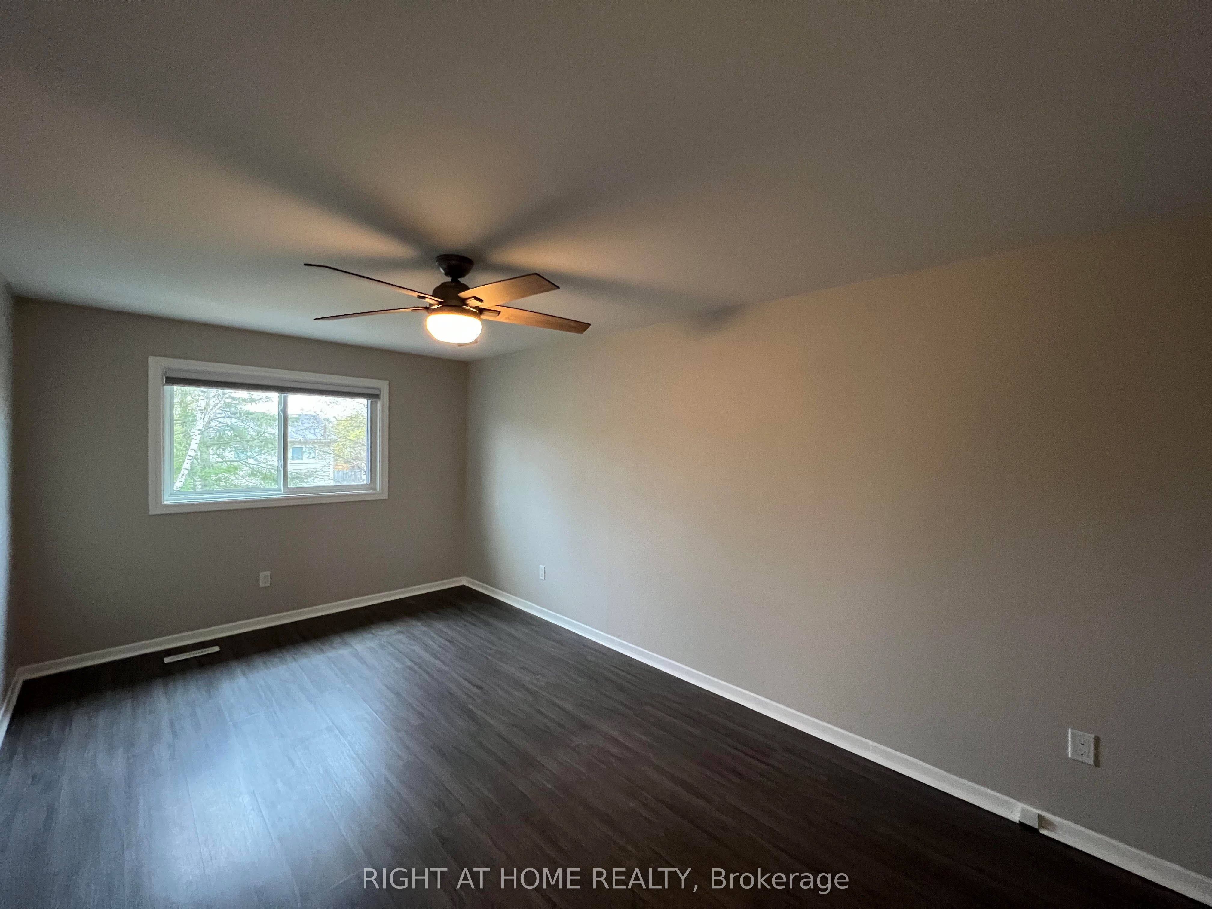 Main-87 Barrett Crescent, Barrie, ON, L4N 5A4 photo 5