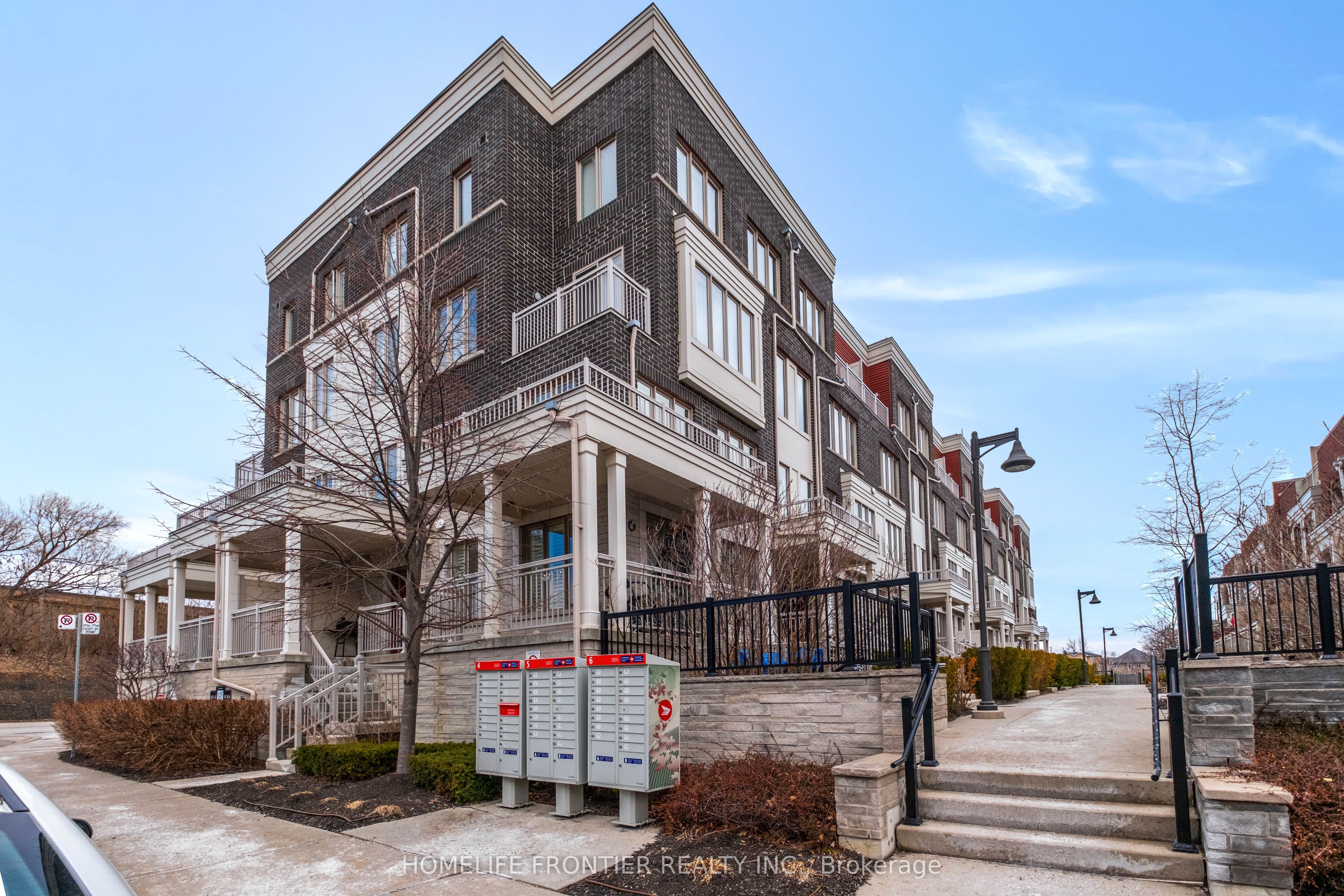 29-145 Long Branch Avenue, Toronto, ON, M8W 0A9