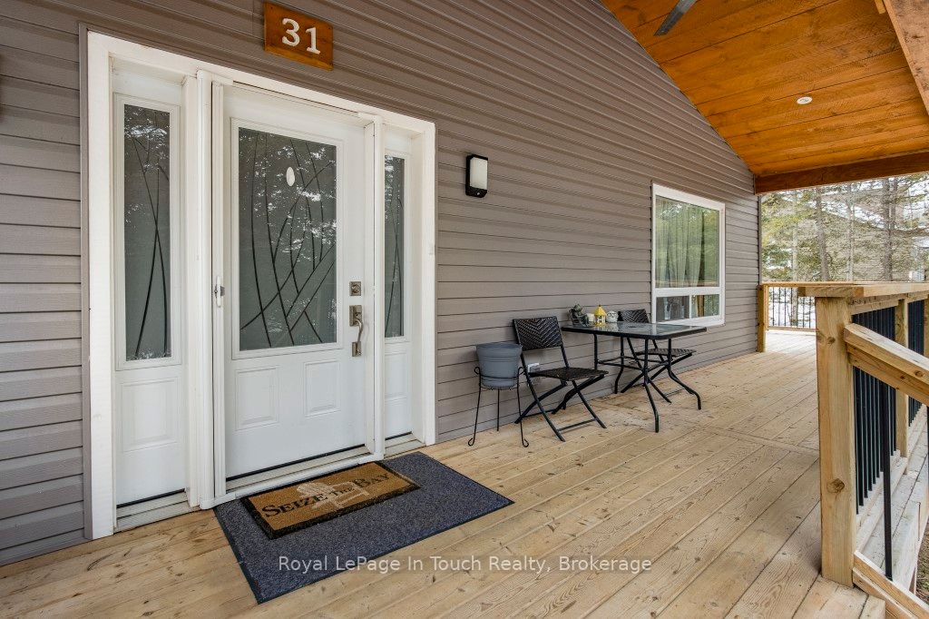 31 Earldom Boulevard, Tay, ON, L0K 1R0 photo 3