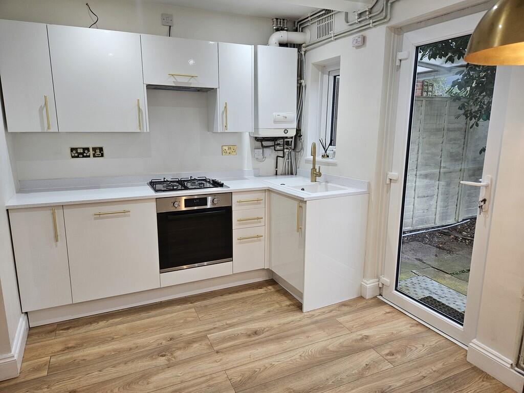 35 Ivy Road photo 2