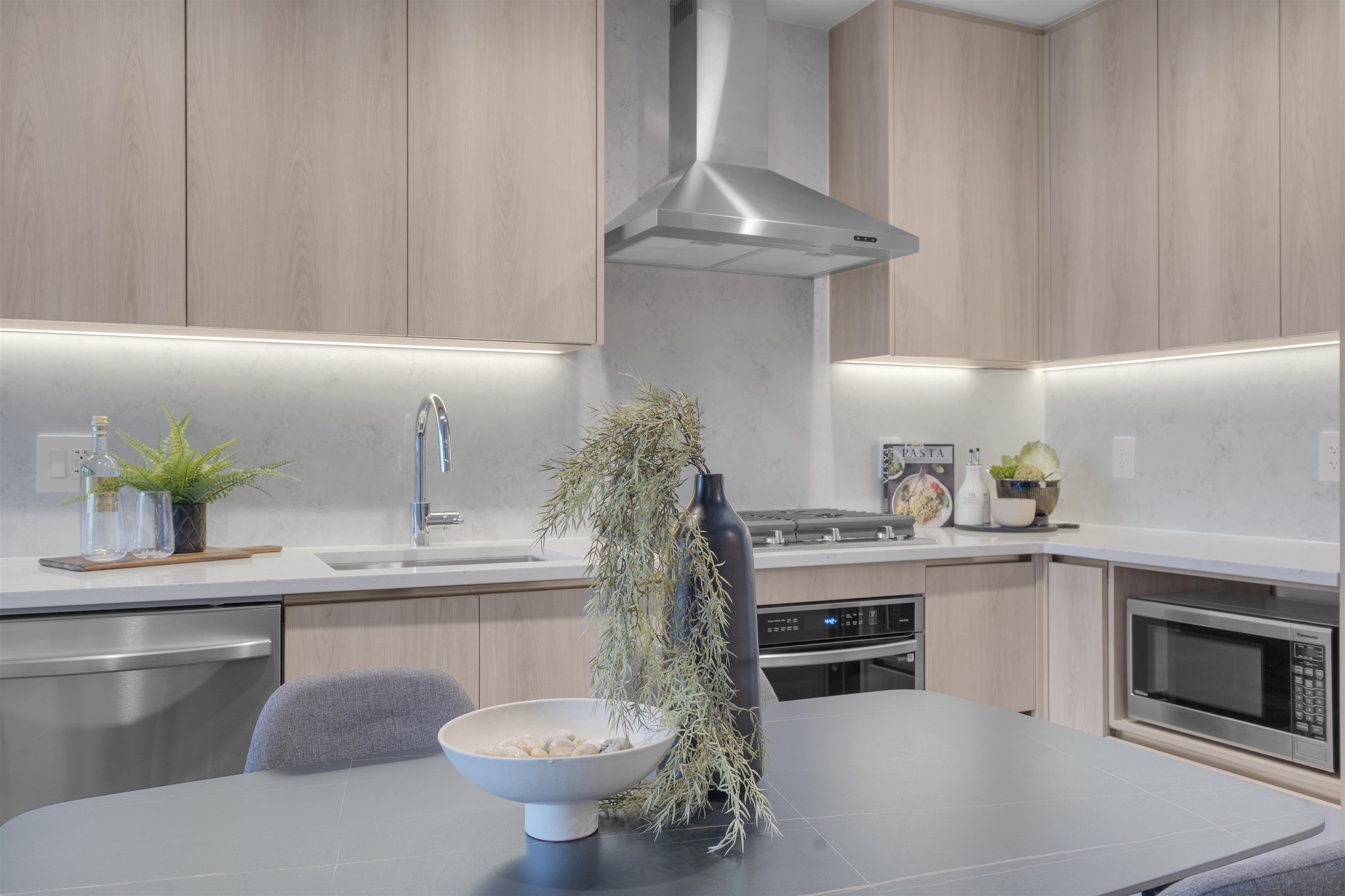 Additional image 3 of 2405-10750 135a Street, Surrey, BC, V3T 0V4