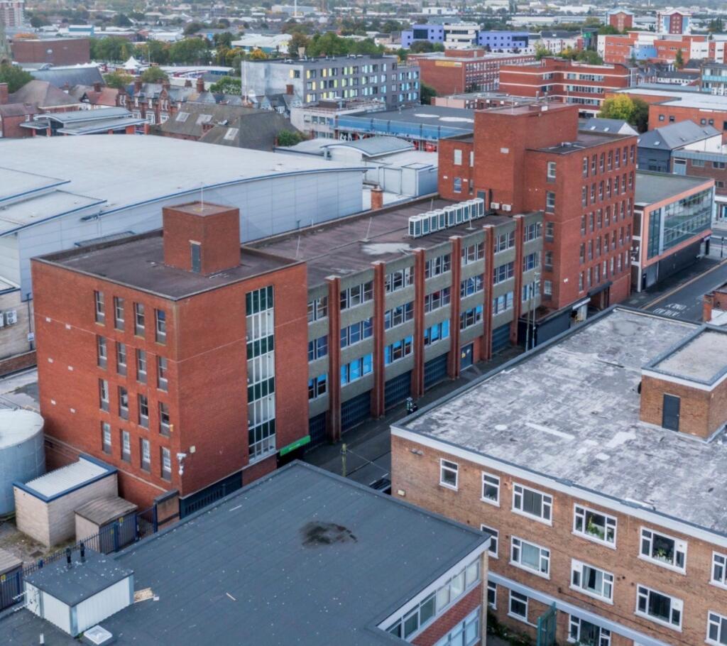 5 , Lombard Street, West Bromwich, B70 8RT