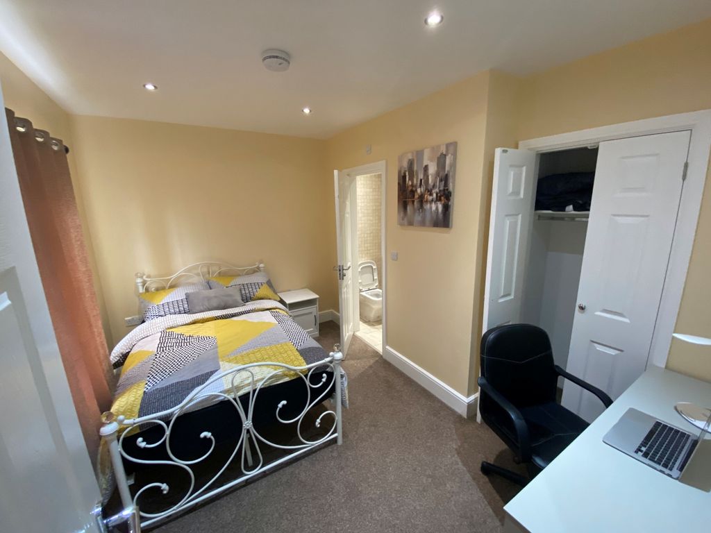 Additional image 2 of 6 bed terraced house to rentTorrington Avenue, Tile Hill, Coventry CV4
