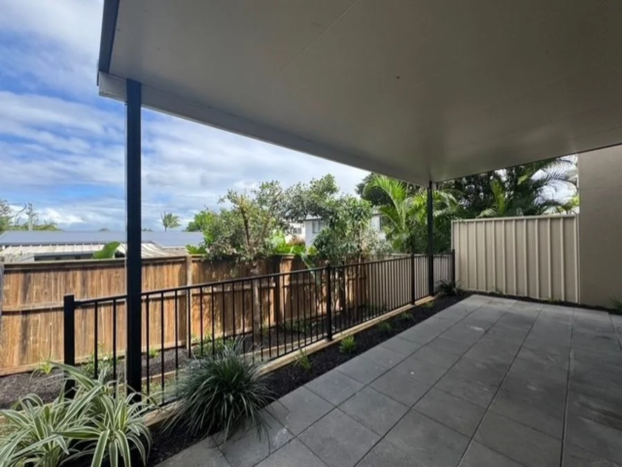 Additional image 9 of 2/18 Fourth Avenue, Labrador QLD 4215