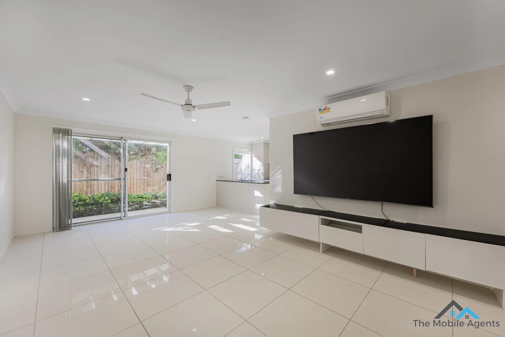 6/13 Angela Way, Pimpama QLD 4209 photo 4