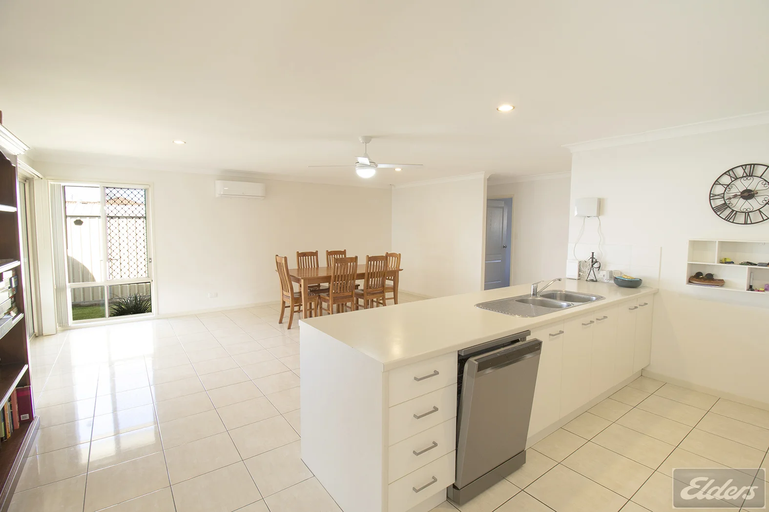 8 Peppermint Place, Laidley QLD 4341 photo 2
