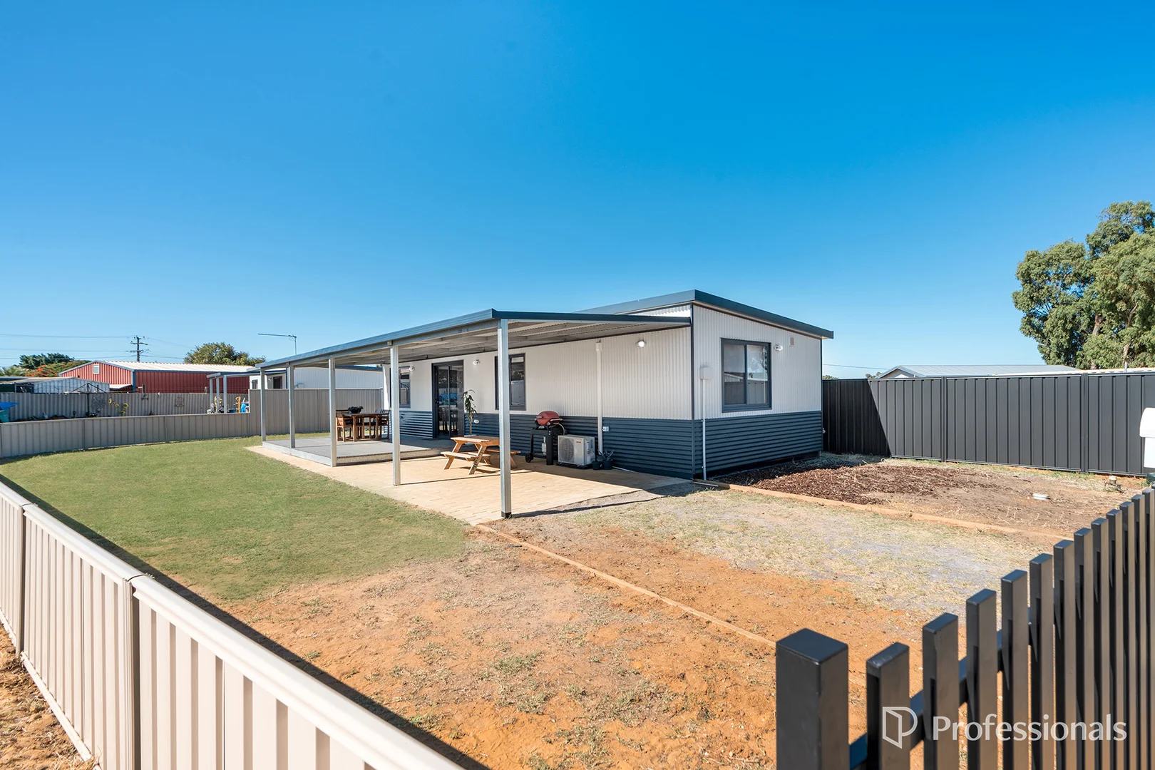 12 Goldsworthy Crescent, Spalding WA 6530 photo 2