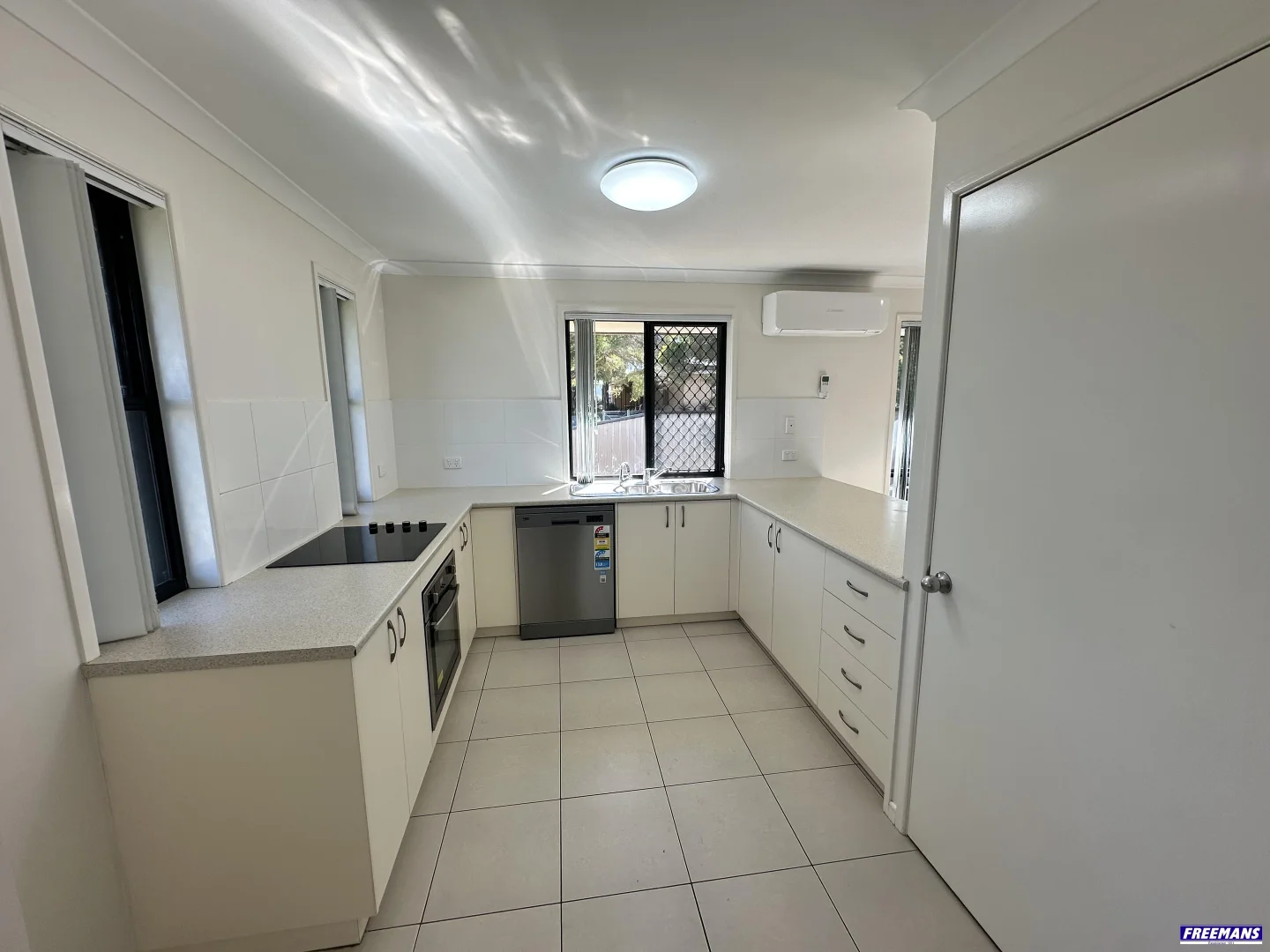 48 Parkside Drive, Kingaroy QLD 4610 photo 5